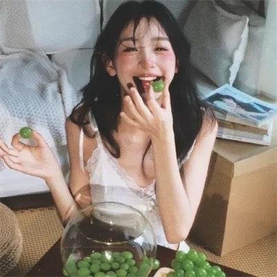 怪诞秀海报